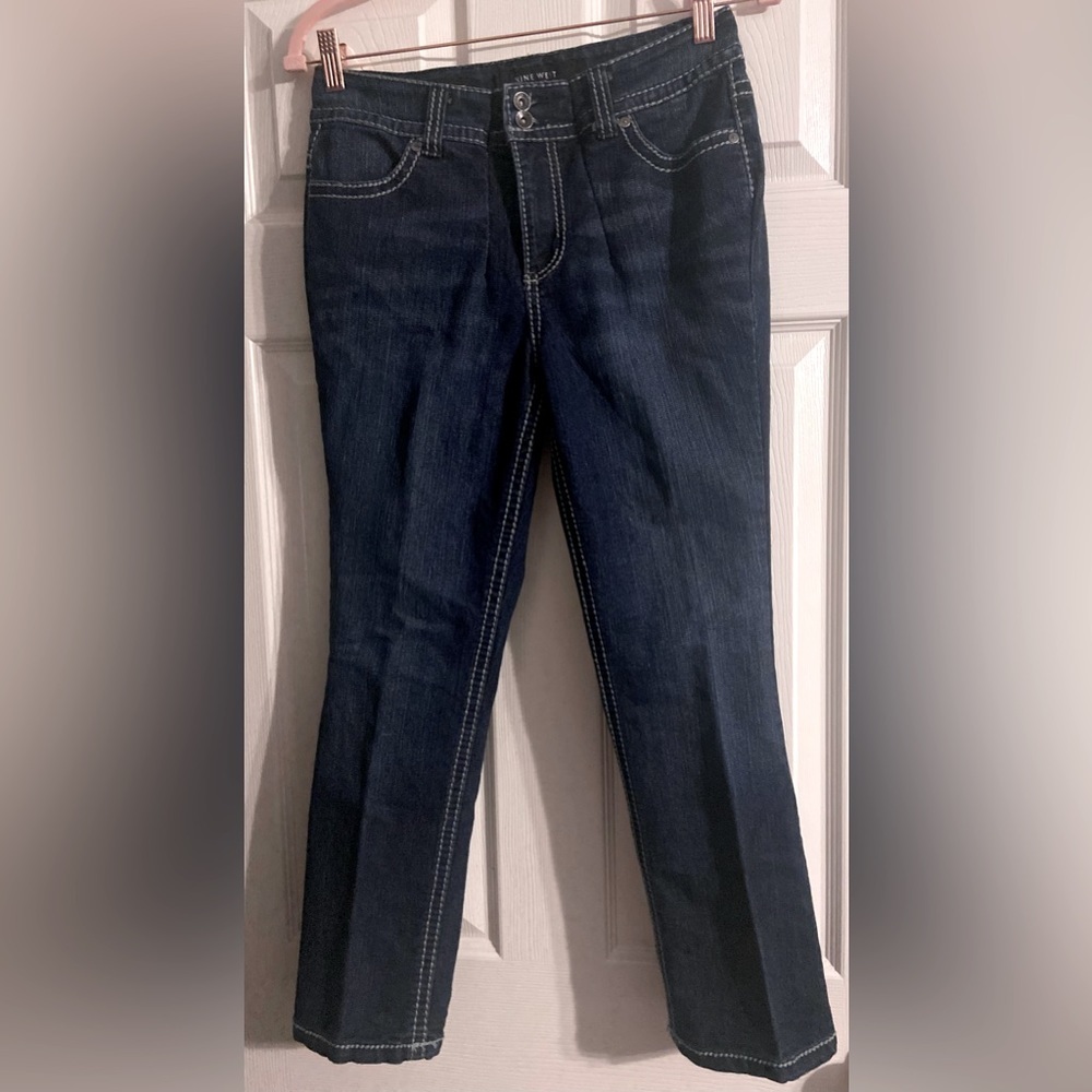 Nine West jeans size 6.  Date night fit.